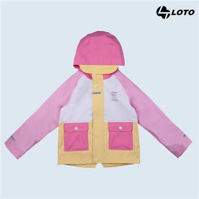 Chubasquero rosa para niña pequeña